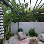 Stylish Home In The Center Of La