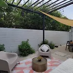 Stylish Home In The Center Of La